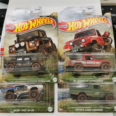 Jual Hot Wheels MUD UNIVERSAL ASSORTMENT Toyota Land Cruiser 15 Land Rover Defender Double Cabin