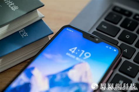 Фотогалерея дня: смартфон Xiaomi Redmi 6 Pro ценой $155