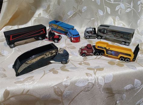 Hot Wheels Truckin Transporter Lot Hobbies Toys Toys Games On Carousell