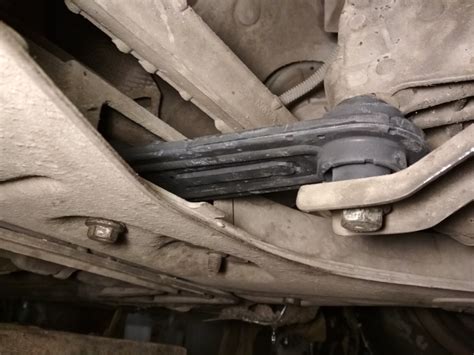 Какая нижняя опора двигателя? — Renault Megane II, 2 л, 2005 года ...