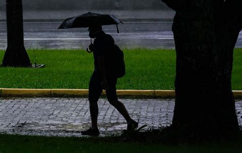 Mais de 100 cidades do Ceará têm aviso de perigo de chuvas intensas