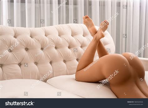 2 798 Naked Women Couch Images Stock Photos Vectors Shutterstock