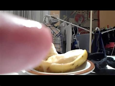 Me como el plátano con mi semen XVIDEOS