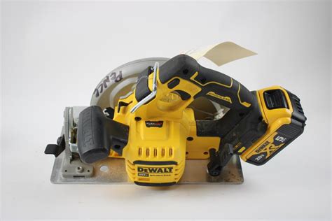 DeWalt 7 1/4"Cordless Circular Saw, DCS573 | Property Room