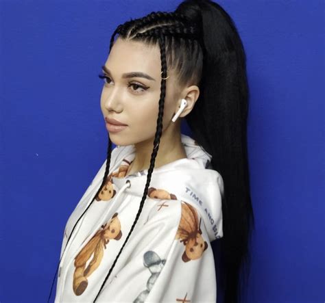 Gussie Matty Cam Model Free Live Sex Show Chat Stripchat