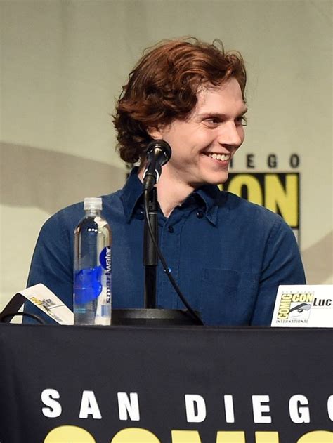 Evan Peters Brunette Hair Aesthetic Art Icon Header Wallpaper Evan Peters Evan