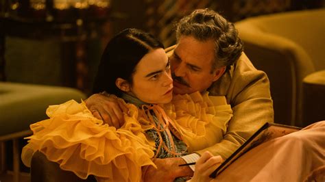 Venice Film Festival: Emma Stone Is a Bizarro Barbie in ‘Poor Things