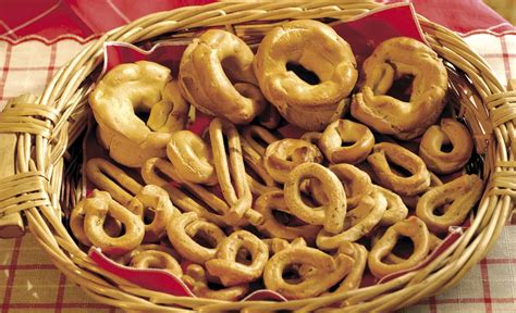 Taralli Fragranti Sfizi Del Sud Italia Mangiarebuono