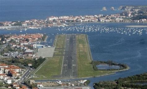 El Aeropuerto De San Sebastián Volverá A Tener Conexiones Diarias Con