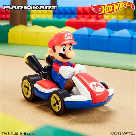 Машинка герой Маріо із відеогри Mario Kart Hot Wheels GBG26