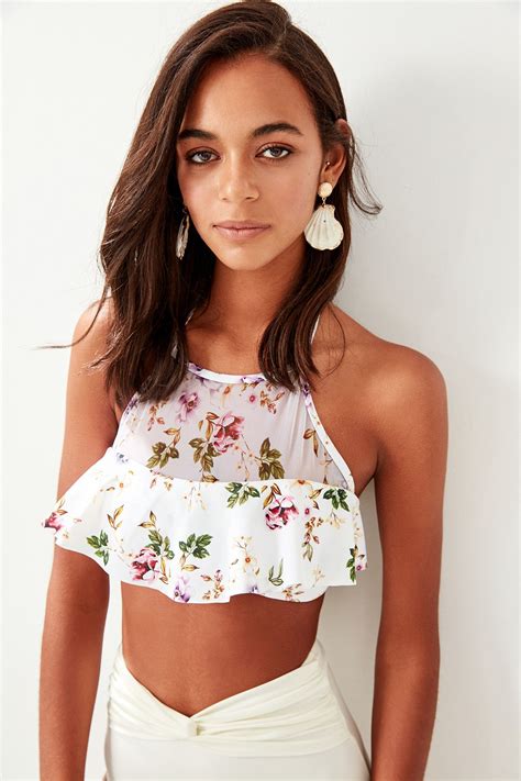 TRENDYOLMİLLA Desenli Halter Yaka Bikini Üstü MLWSS18TM13962 Fiyatı Yorumları Trendyolmilla