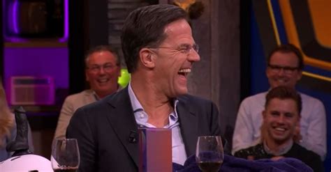 Mark Rutte Krijgt Dildo Cadeau Hoe Ga Ik Dit Uitleggen Shownieuws