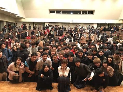 Hot girl phim 18 đình đám bất ngờ được mời lên đứng lớp đại học cuối buổi sinh viên quây