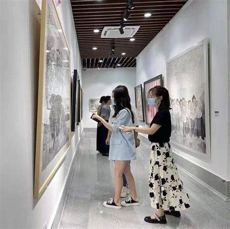 第四届湖北艺术节全省群文美术书法摄影作品展开幕群众艺术馆