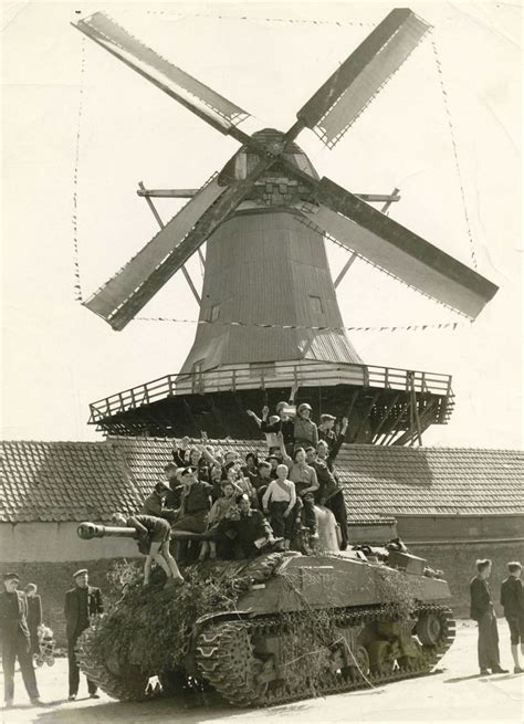 13 Iconic Dutch Liberation Day Photos