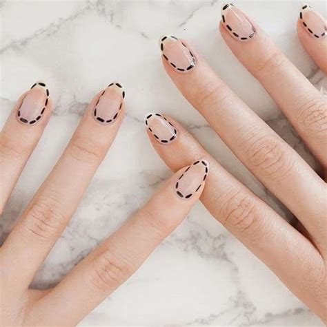 Naked Nails 5 minimal ιδέες για manicure με φυσική βάση OFF Magazine Η ΧΑΛΚΙΔΑ ΣΤΟ INTERNET