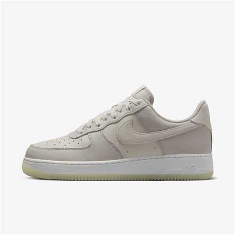 Nike Air Force 1 07 Lv8