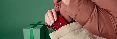 Craftsmanship Unveiled: Lululemon's Pocket Perspective – PENCIL ONE