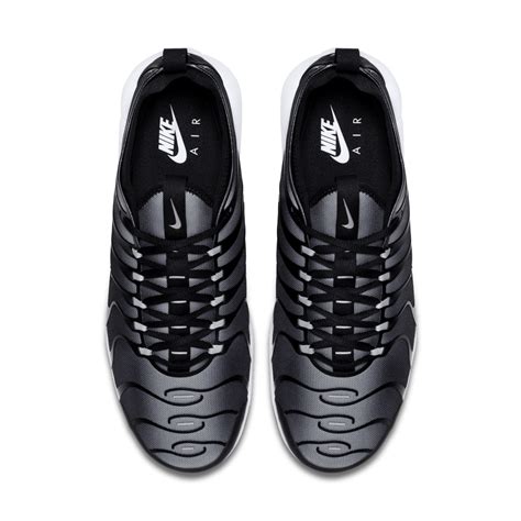 Nike Air Max Plus TN Ultra "Black & Wolf Grey" – Erscheinungsdatum ...