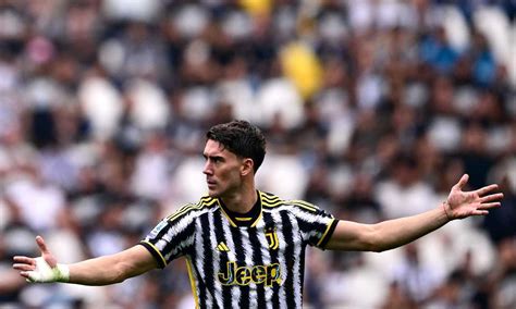 Juve Vlahovic Ritorno Di Fiamma Giuntoli E Manna Pensano Al Rinnovo