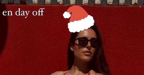 Celia Krychowiak półnaga w święta Modelka w skąpym bikini