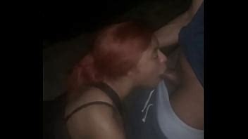 Mizzkittkatt dehors en train de sucer une bite le jour de la fête du travail XVIDEOS