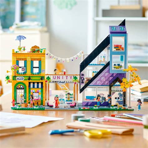 Customer Reviews: LEGO Friends Downtown Flower and Design Stores 41732 ...