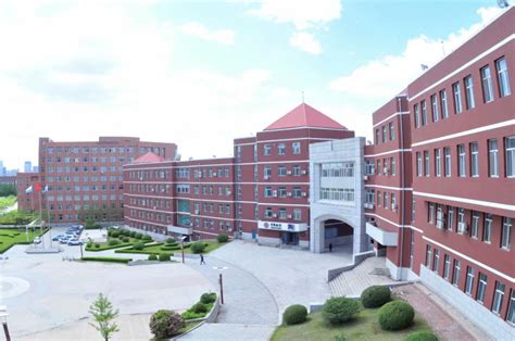 圆形广场 长春人文学院