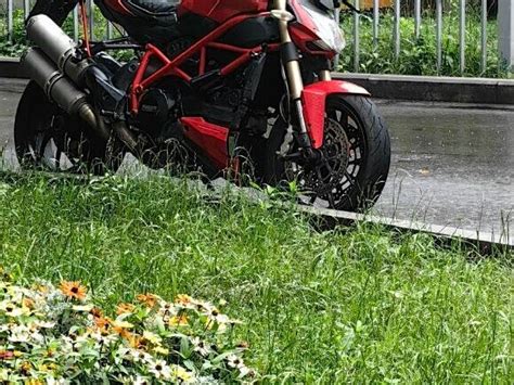 Купить б у Ducati Streetfighter инжектор 6 передач в Москве красный naked bike 2013 года по