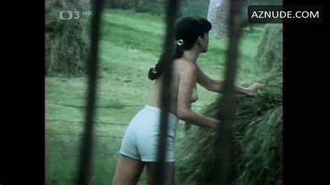 JAHODY NA STEBLE TRAVY NUDE SCENES AZNude