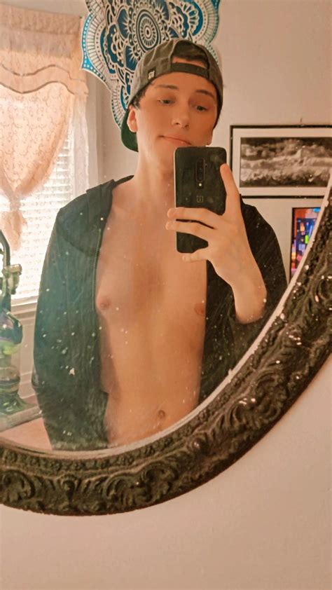 Just Woke Up Nudes Gaybrosgonemild NUDE PICS ORG