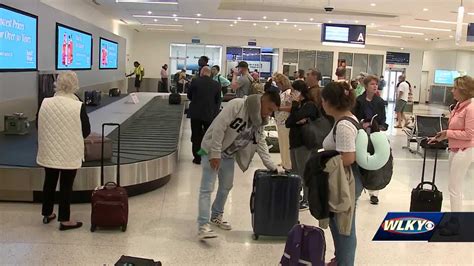 People Want To Get Out Louisville Airport Expecting Busy Memorial Day Weekend