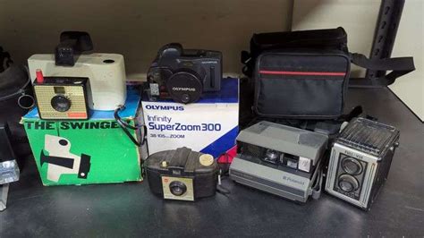 Collection Of Vintage Cameras Polaroid Etc Dixon S Auction At Crumpton