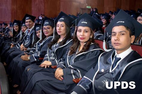 Celebración de Éxito Graduación de 207 Nuevos Profesionales en la