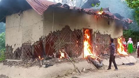 Manipur Incident Women Burn Down House Of Accused Who Paraded Women Naked Watch Video India