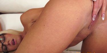 Piss Soaked Babe Empties Her Bladder TNAFlix Porn Videos