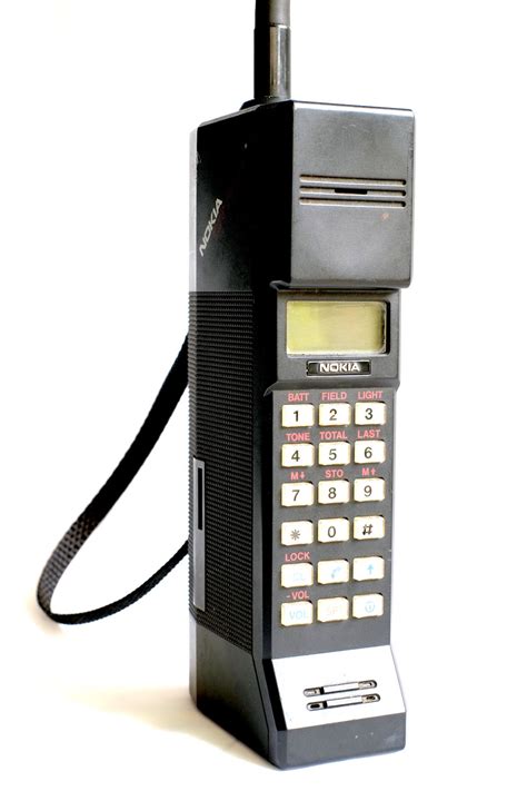 10 Retro Cell Phones That Will Make You Feel Old - SellCell.com Blog