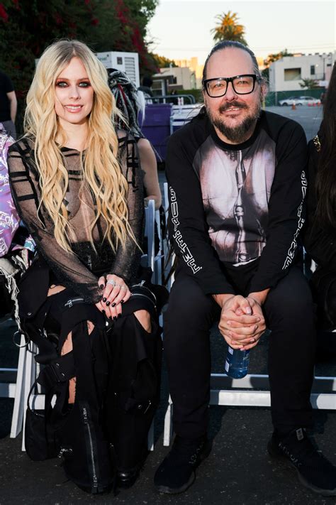 Nipple Pasties Braless Avril Lavigne Fashion Hot Celebs Home