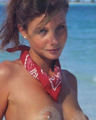 Real Gfs Get Naked In Public And Pose Outdoors Gallery Porn Pictures