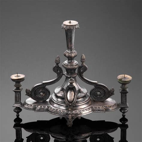 Подсвечник каминный на три свечи в стиле классицизма, украшенный ...