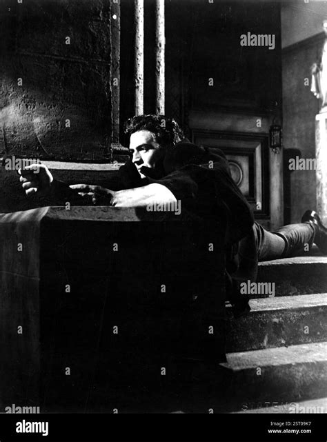 Victor Mature Hi Res Stock Photography And Images Alamy