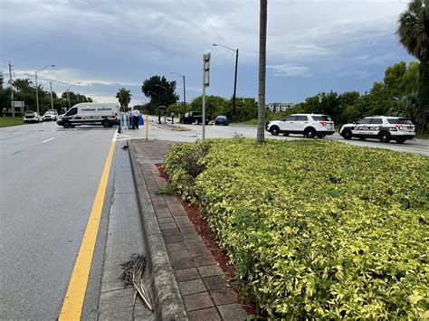 1 dead, 1 hospitalized after 3-car crash in Coconut Creek - WSVN 7News