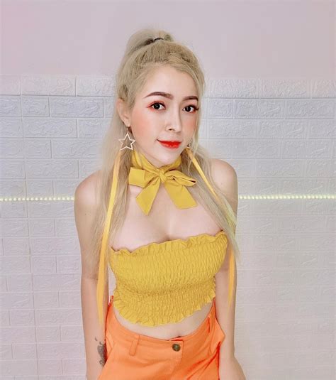 5 hot girl xinh đẹp có nhiều lượt theo dõi nhất trên TikTok năm 2020 Báo Dân trí