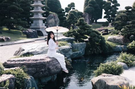 Vẻ đẹp không tì vết của hot girl trà sữa Việt