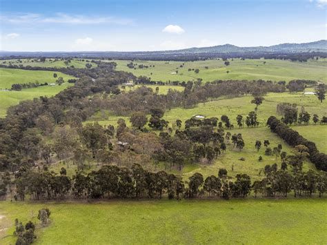 8716 Goulburn Valley Highway, Whiteheads Creek | Janelle Puppa Real Estate