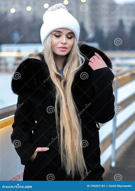 Blonde Girl Posing At The City At Winter Stock Image Image Of Holidays Attractive