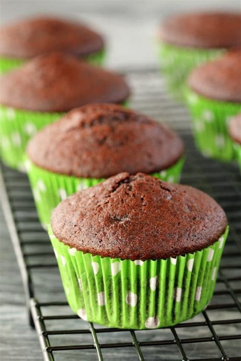 Vegan Chocolate Cupcakes With Mint Buttercream Frosting Loving It Vegan