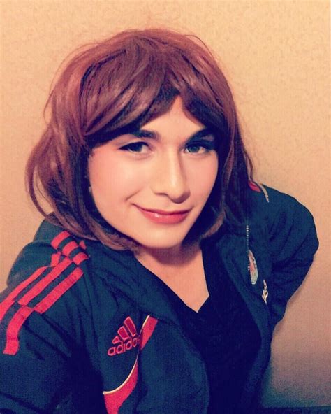 Brunette R Crossdressing