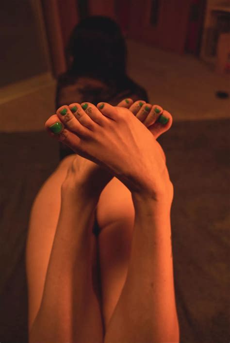 Nudes Buttsandbarefeet Nude Pics Org