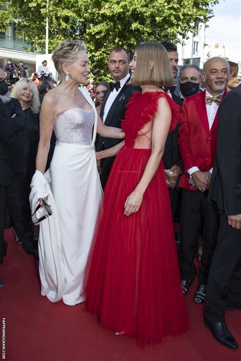 Rosamund Pike Nude The Fappening Page Fappeninggram